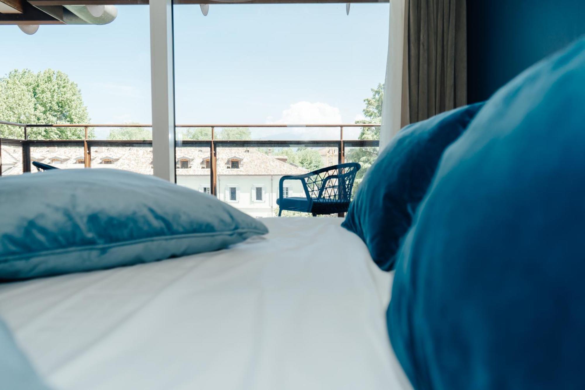 C House Rooms Lake Peschiera del Garda Eksteriør bilde