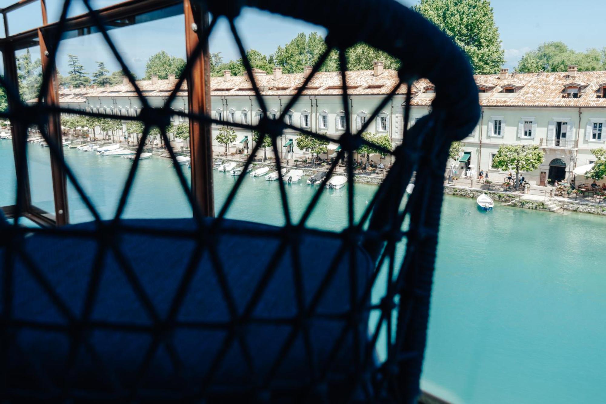 C House Rooms Lake Peschiera del Garda Eksteriør bilde