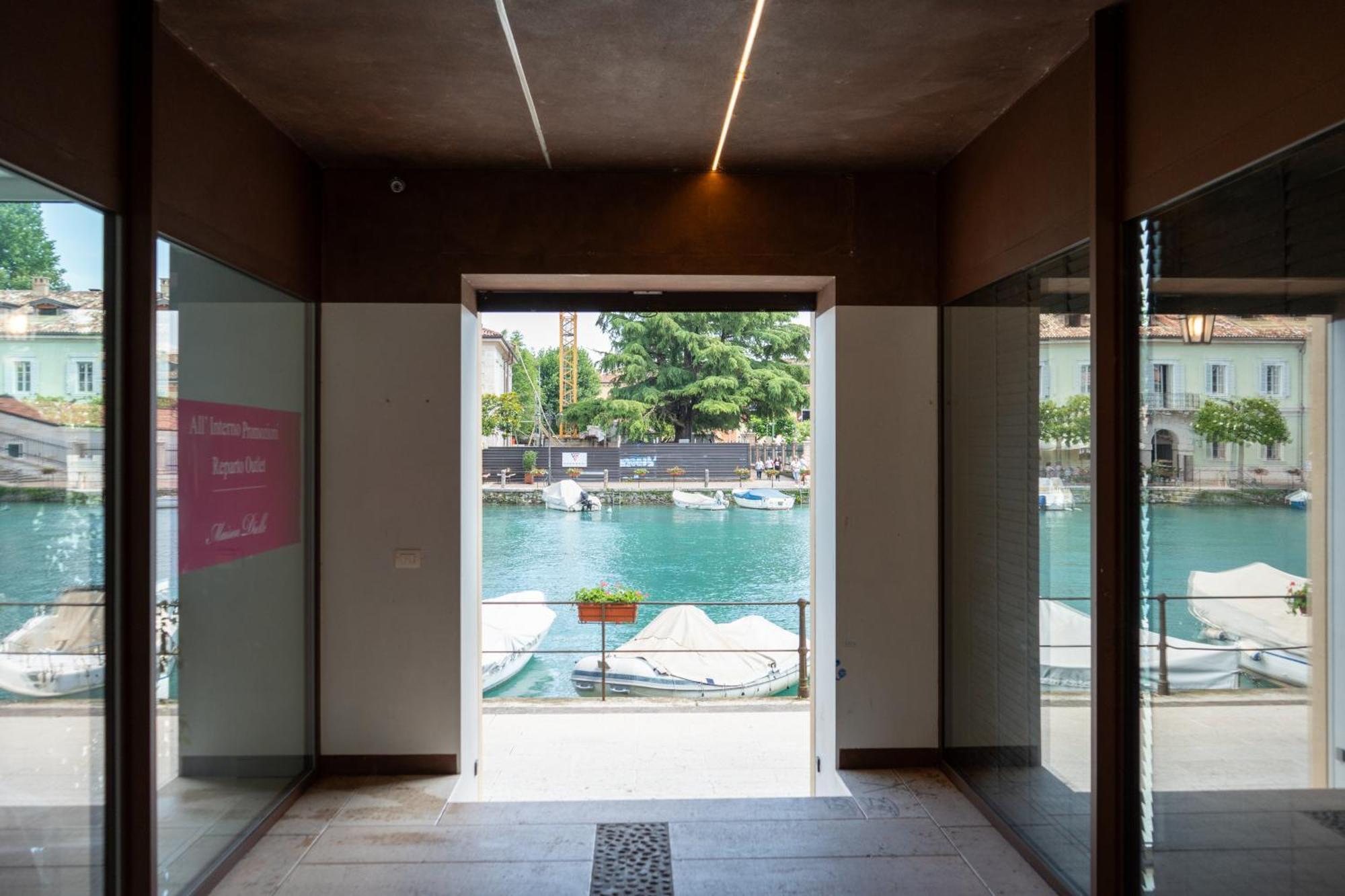 C House Rooms Lake Peschiera del Garda Eksteriør bilde
