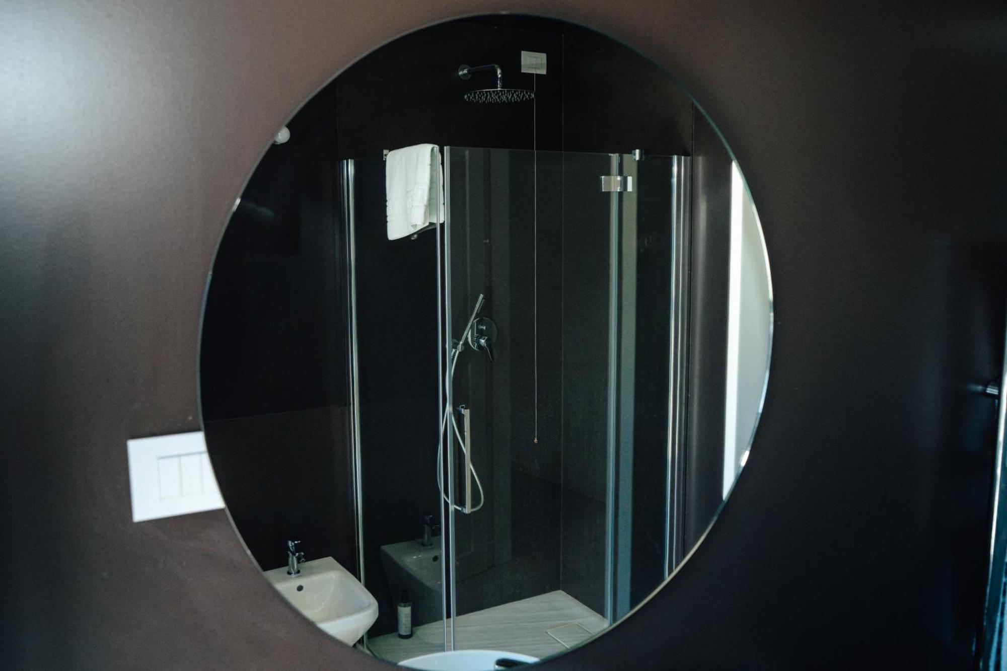 C House Rooms Lake Peschiera del Garda Eksteriør bilde