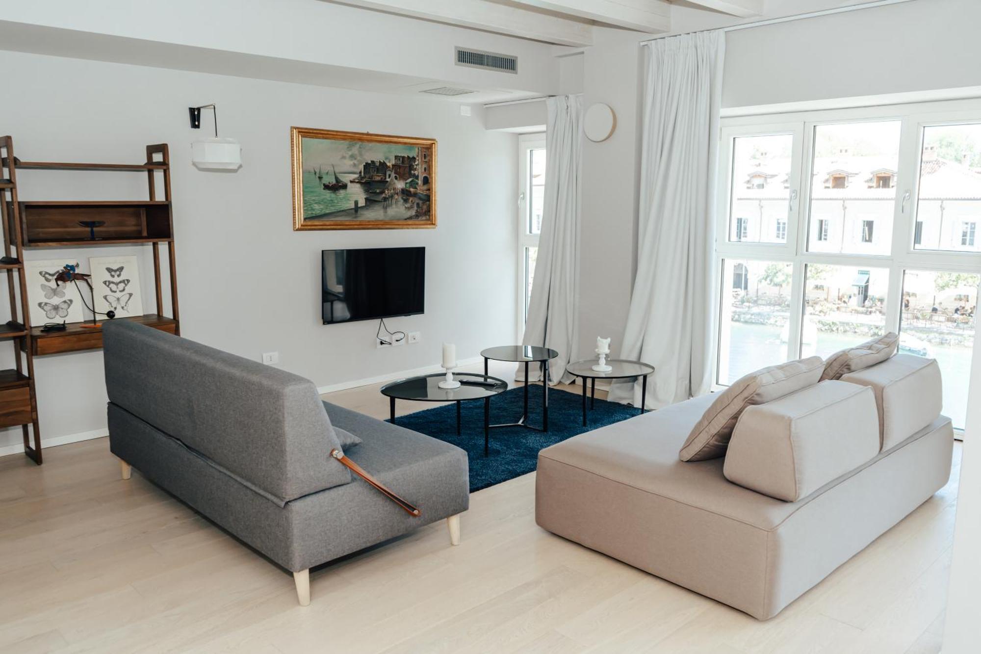 C House Rooms Lake Peschiera del Garda Eksteriør bilde