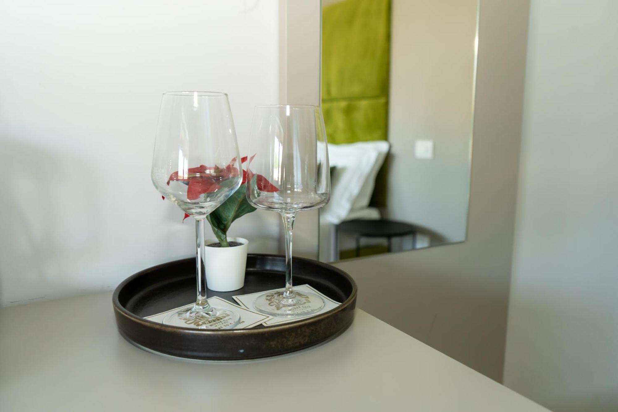 C House Rooms Lake Peschiera del Garda Eksteriør bilde