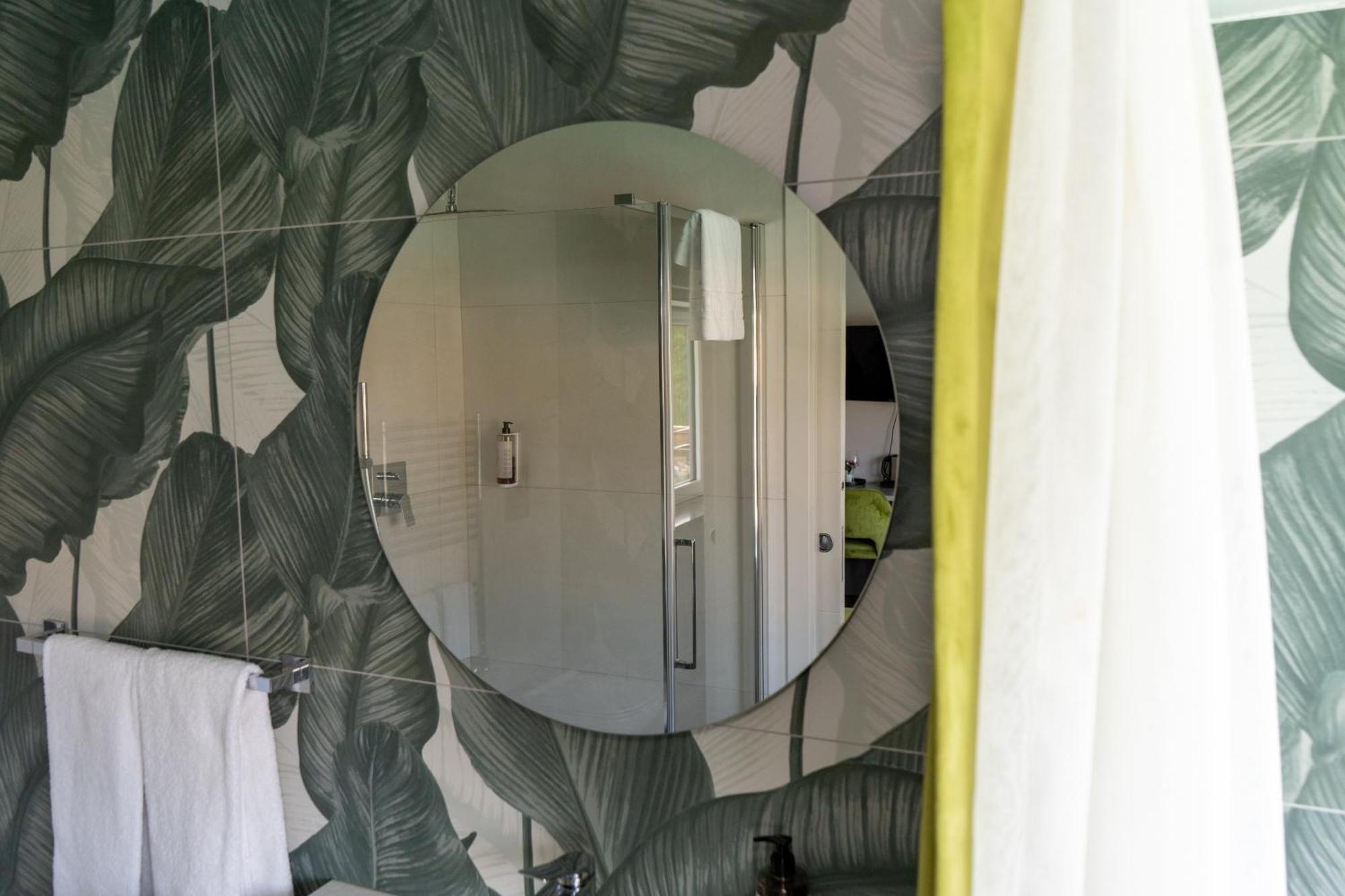 C House Rooms Lake Peschiera del Garda Eksteriør bilde