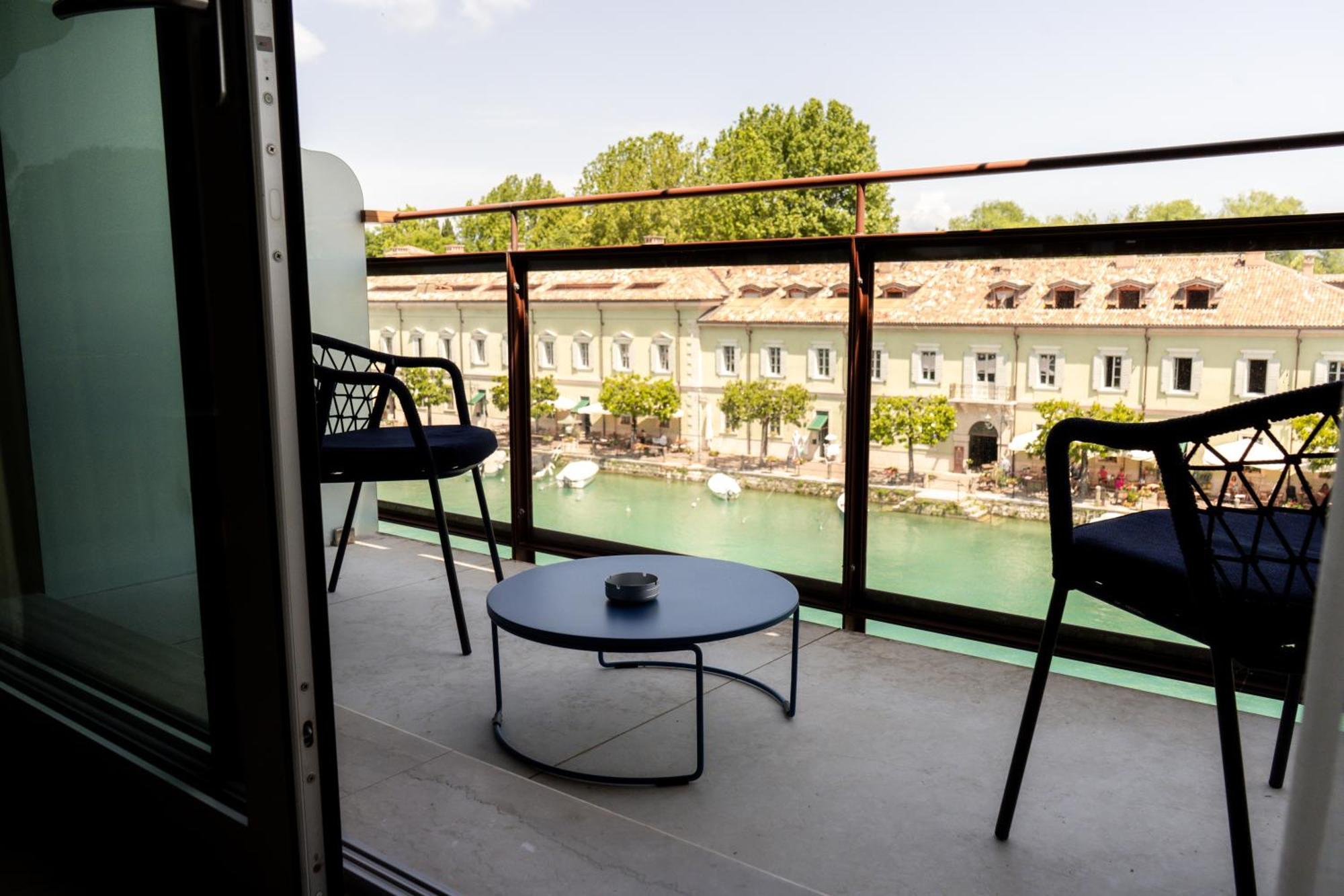 C House Rooms Lake Peschiera del Garda Eksteriør bilde